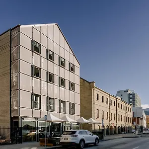 Salamanca Wharf Отель